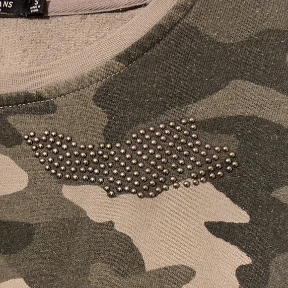 Max Jeans Camo Print Beaded Sweatshirt. sizeS - Picture 3 of 7